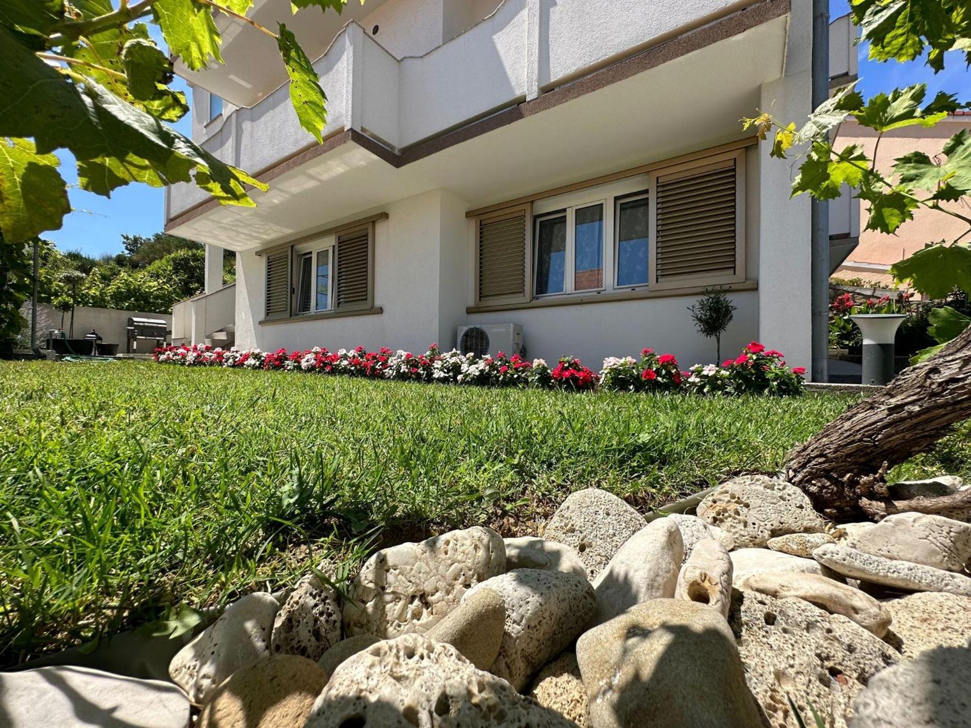 Apartments Vinse Near Rab Center Rab Town Zewnętrze zdjęcie